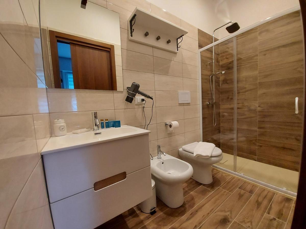I Tre Marchi Rooms / Camera Mare Termoli Eksteriør bilde